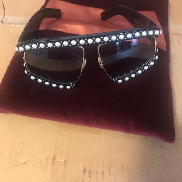 Gucci sunglasses..PERFECT CONDITION ‼️BEST OFFER.